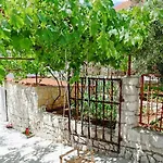 Milena Near The דירה